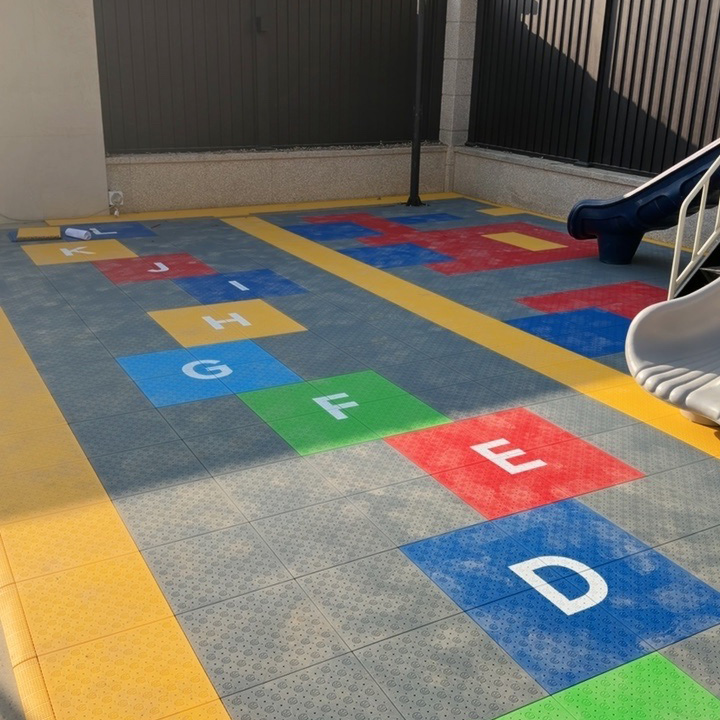Professional Interlocking PP M - đánh giá và giá Outdoor Sport Court Tiles